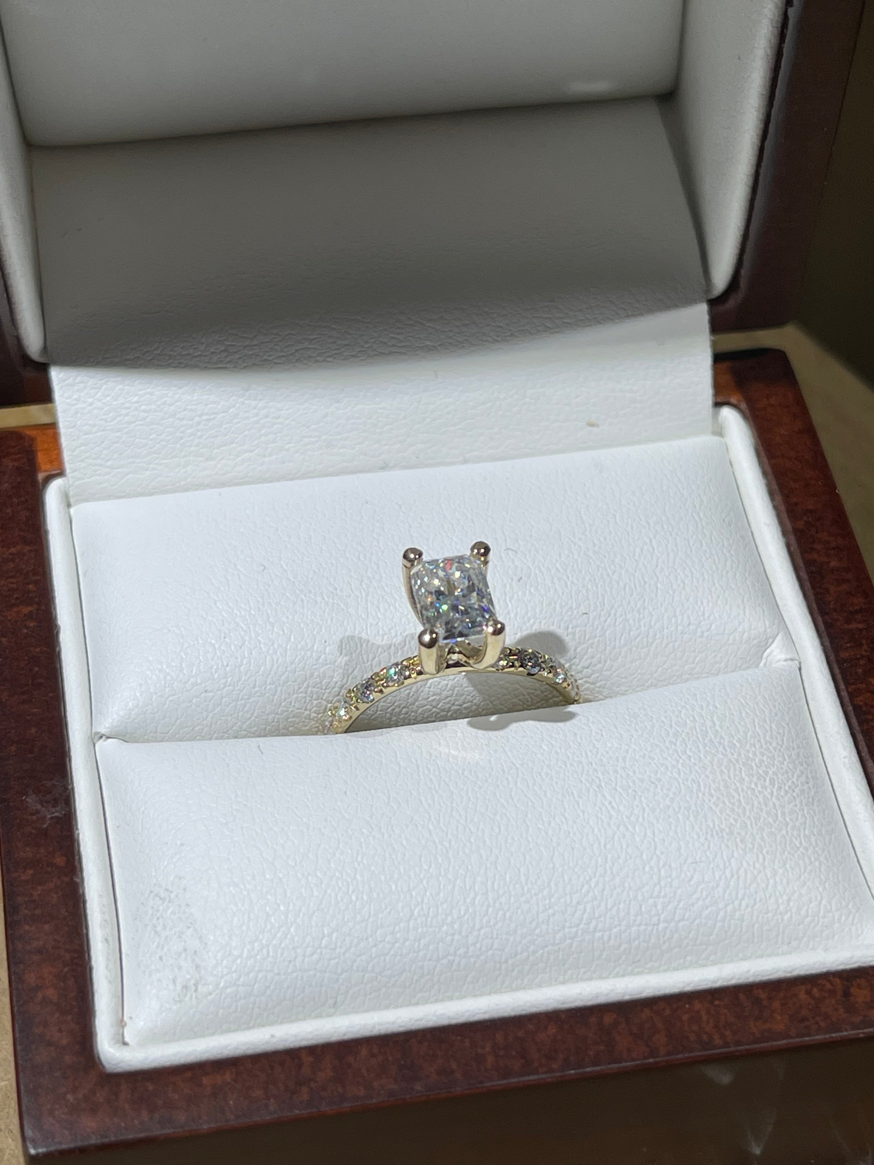 HATŌR Solitaire Ring