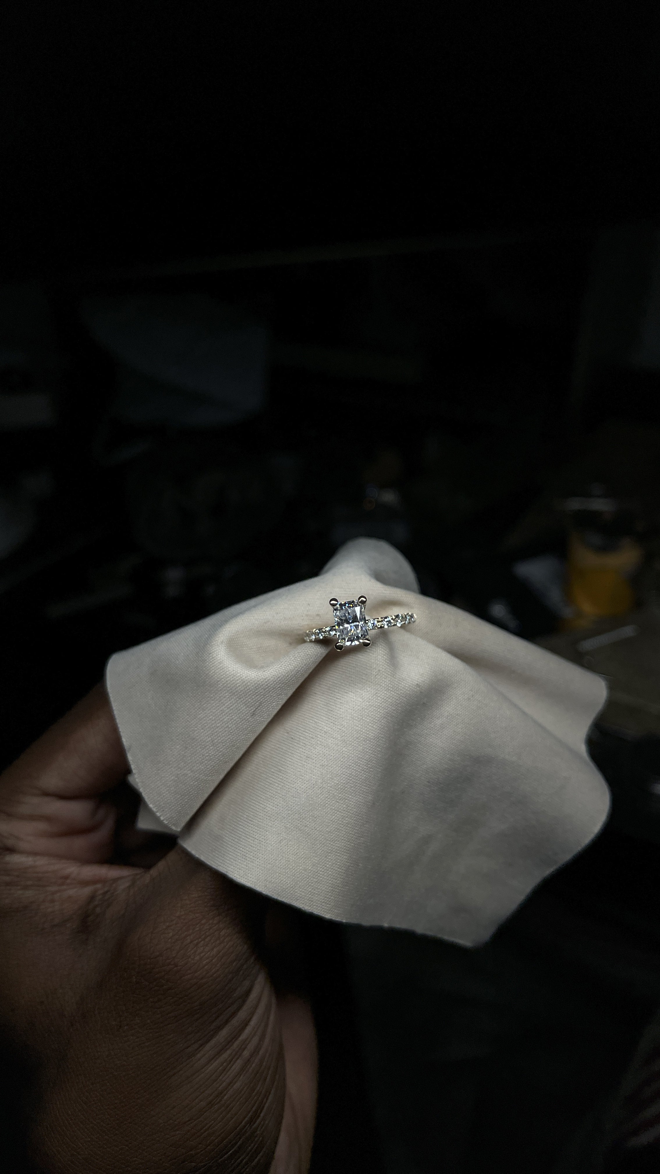 HATŌR Solitaire Ring